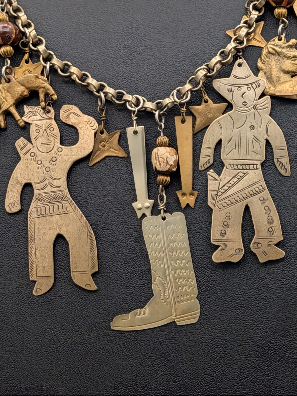 Vintage Western Motif Multi Charm Necklace Cowboy Indian Boots Cactus 105g - Picture 2 of 13